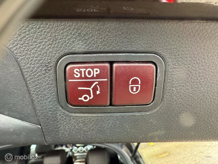 Vehicle Image 28