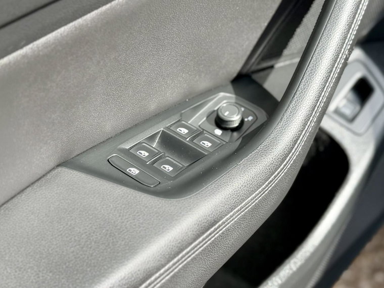 Vehicle Image 39