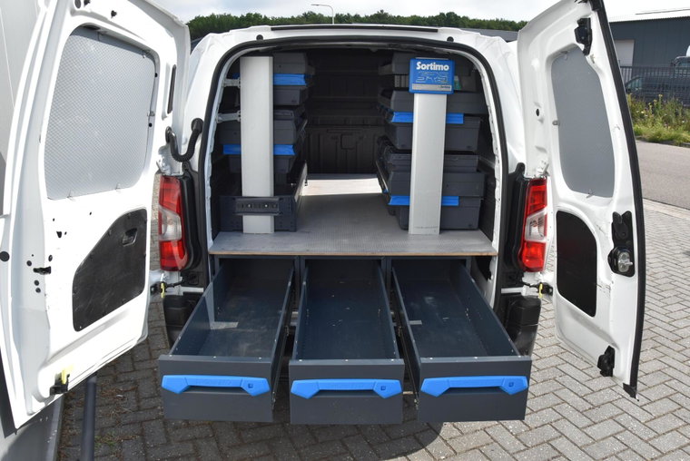Vehicle Image 17