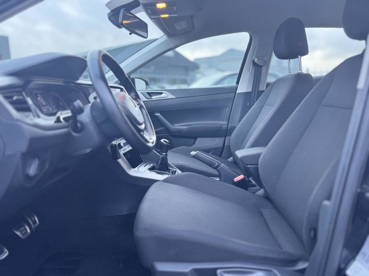 Vehicle Image 19