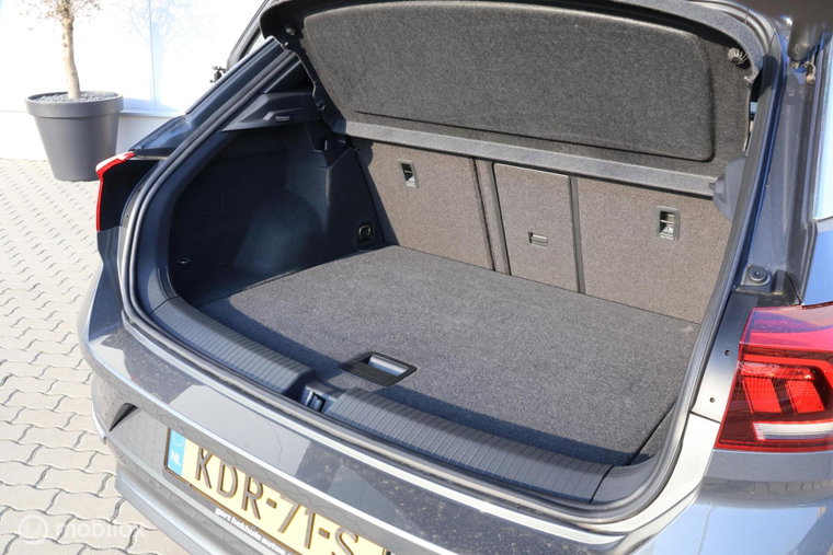 Vehicle Image 38