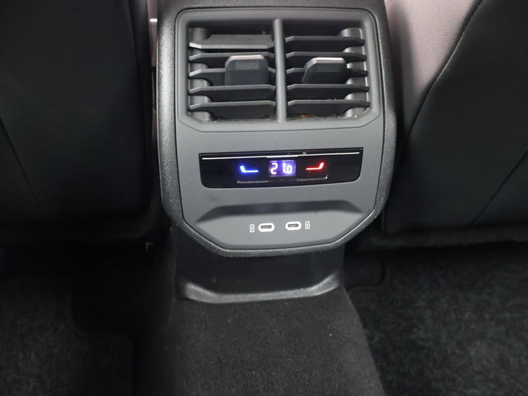 Vehicle Image 45