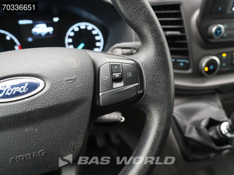 Vehicle Image 37