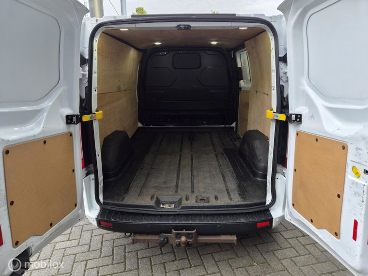 Vehicle Image 19