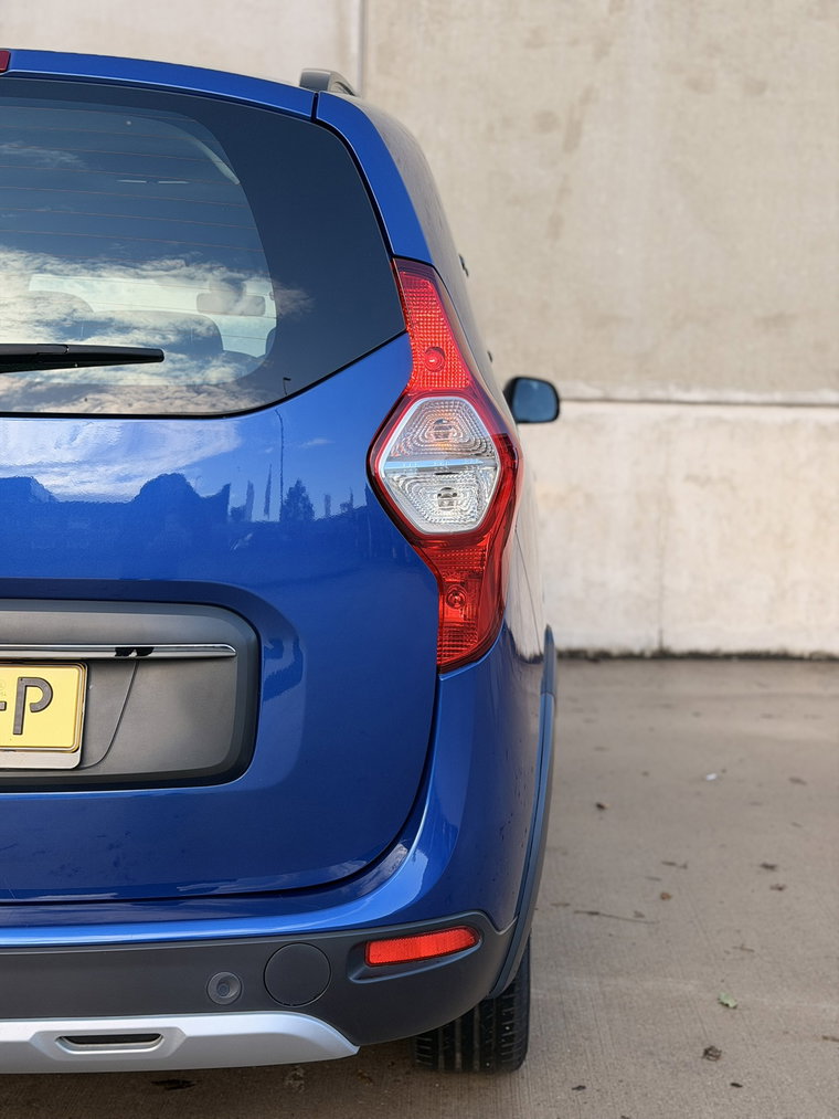 Vehicle Image 35