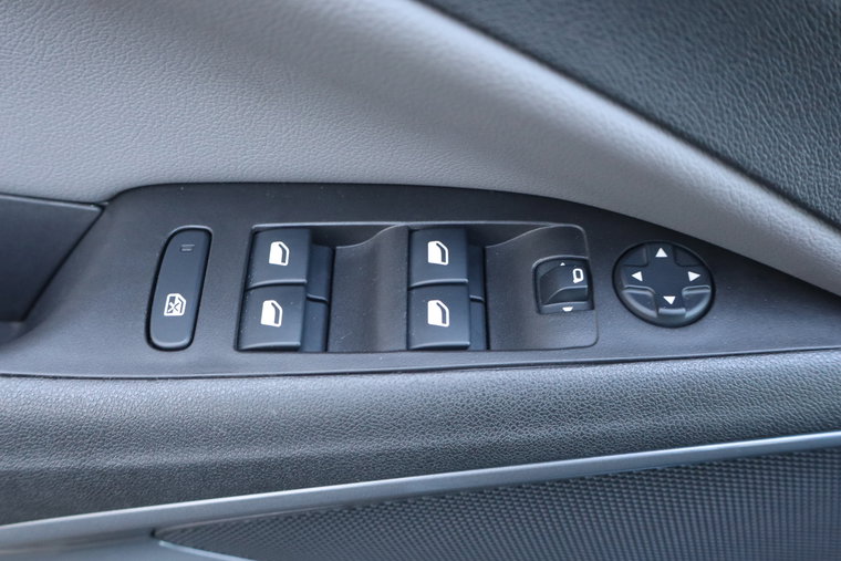 Vehicle Image 24