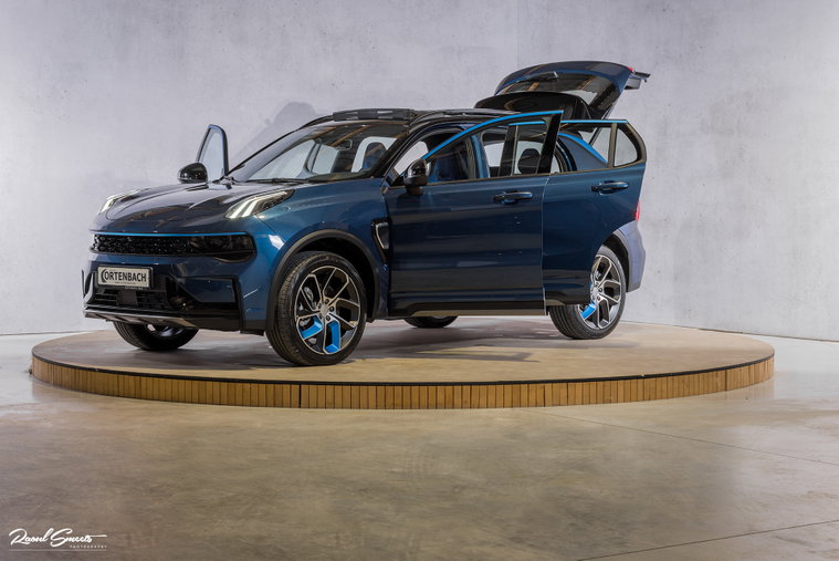 Vehicle Image 8