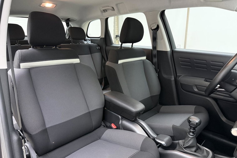 Vehicle Image 12