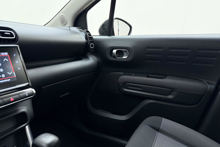 Vehicle Image 28