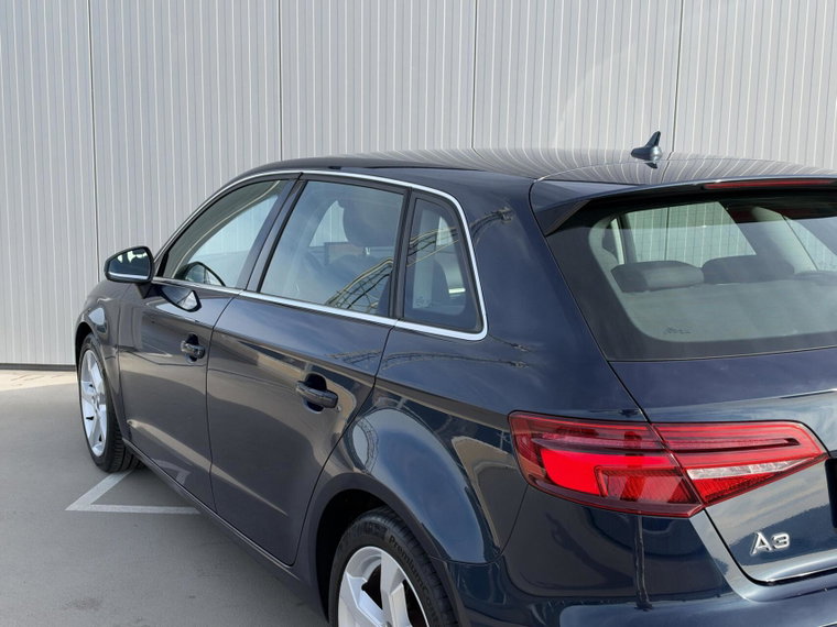Vehicle Image 38