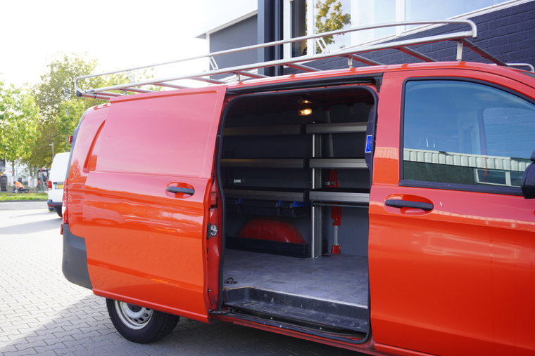 Vehicle Image 9