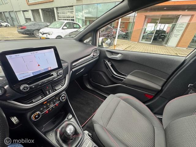 Vehicle Image 35