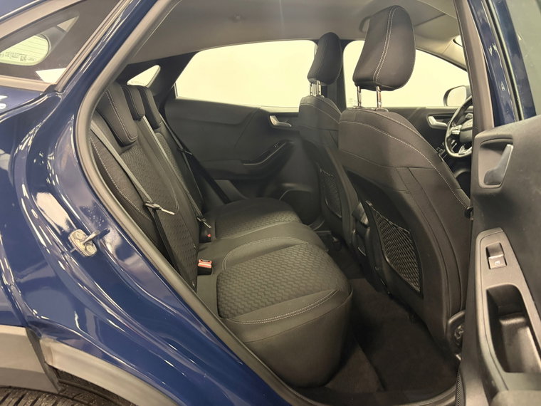 Vehicle Image 32