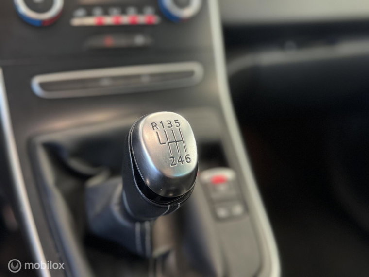 Vehicle Image 28