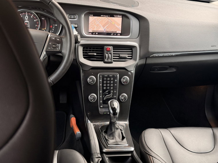 Vehicle Image 32