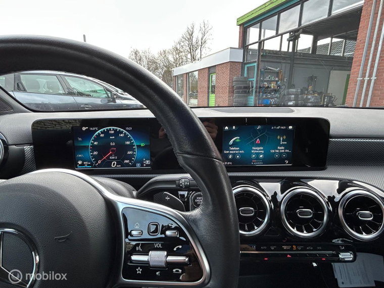 Vehicle Image 29
