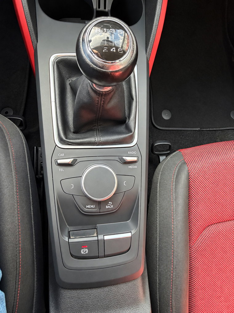 Vehicle Image 37