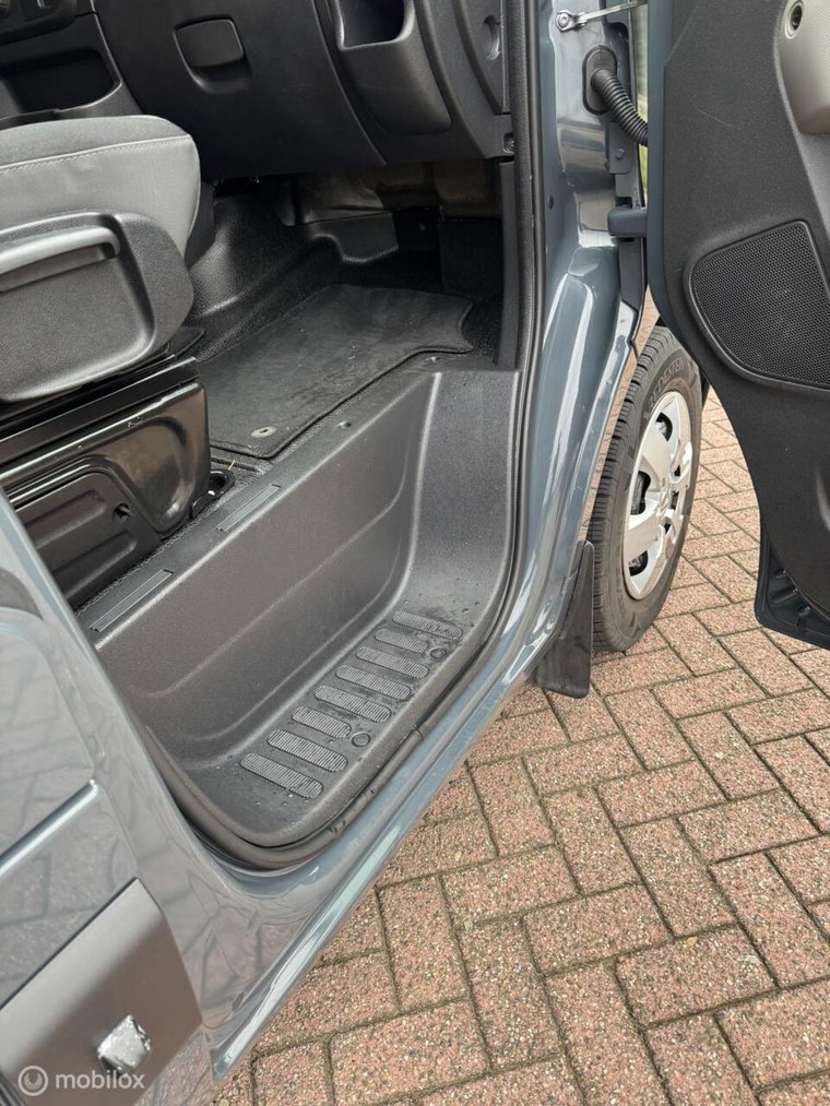 Vehicle Image 24