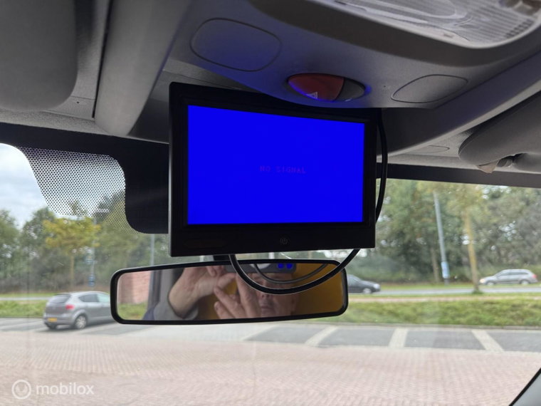 Vehicle Image 29