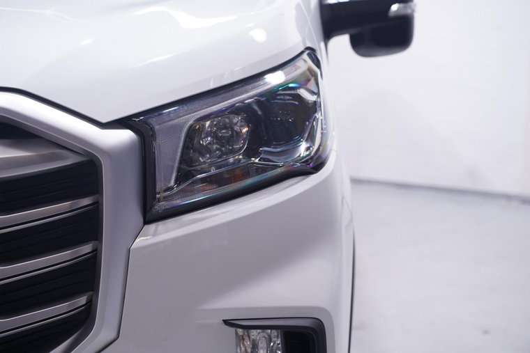 Vehicle Image 6