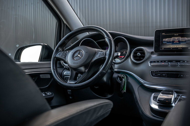 Vehicle Image 30