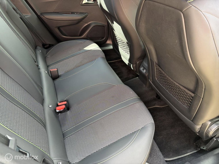 Vehicle Image 38