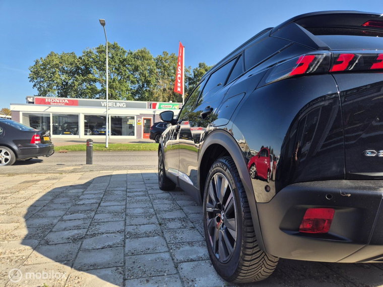 Vehicle Image 32