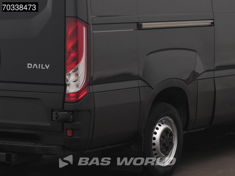 Vehicle Image 40