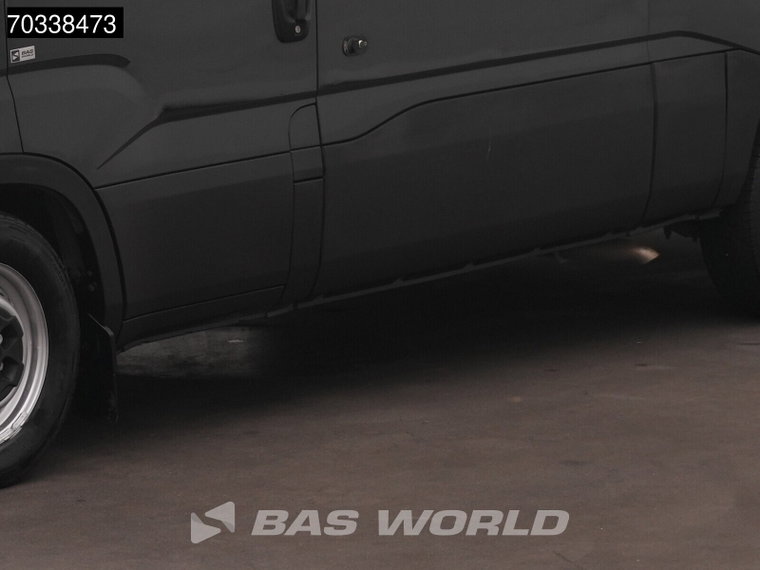 Vehicle Image 45