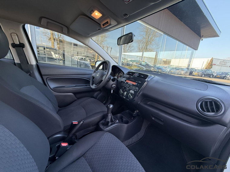 Vehicle Image 35