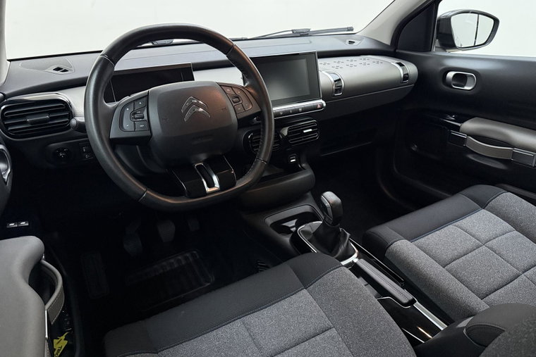 Vehicle Image 15