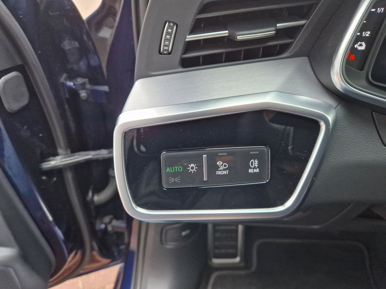 Vehicle Image 37