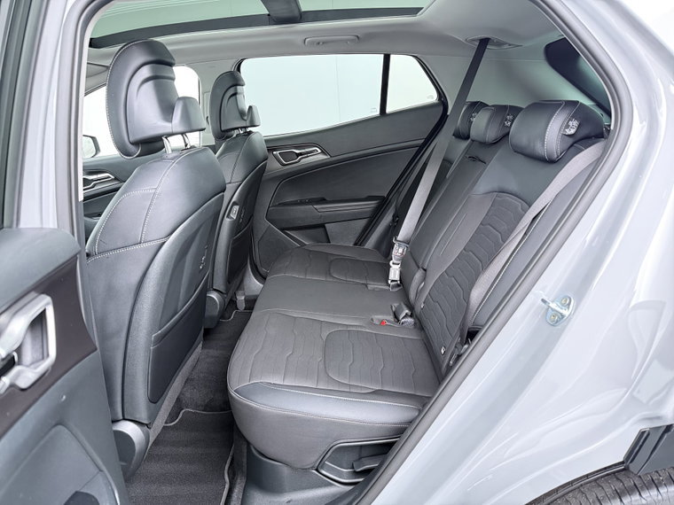 Vehicle Image 33