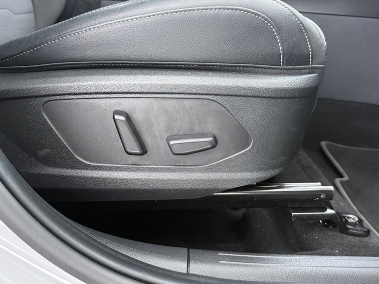 Vehicle Image 41