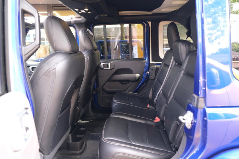 Vehicle Image 38