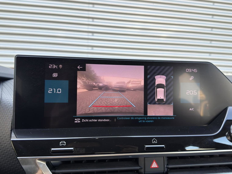 Vehicle Image 21