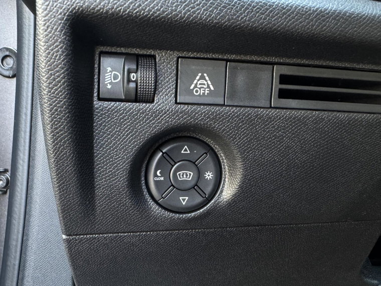 Vehicle Image 27
