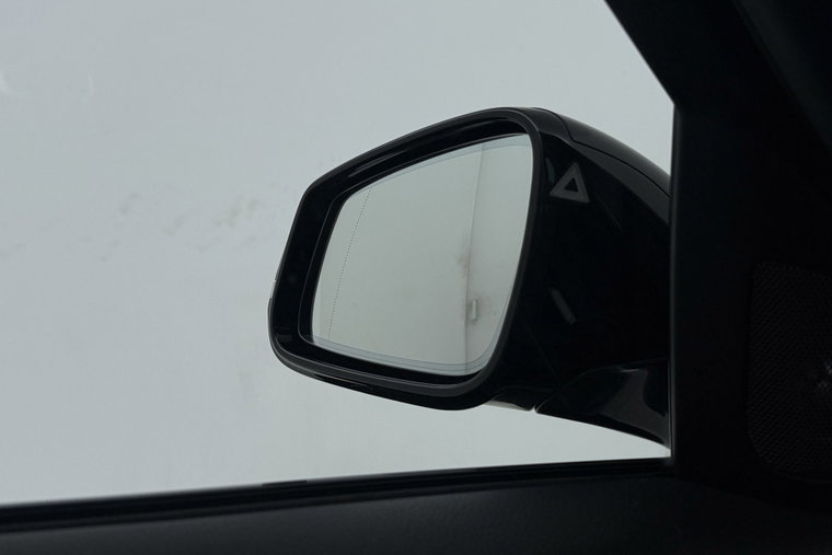 Vehicle Image 38