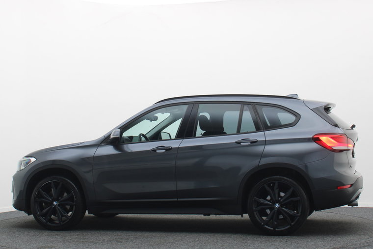 Vehicle Image 16