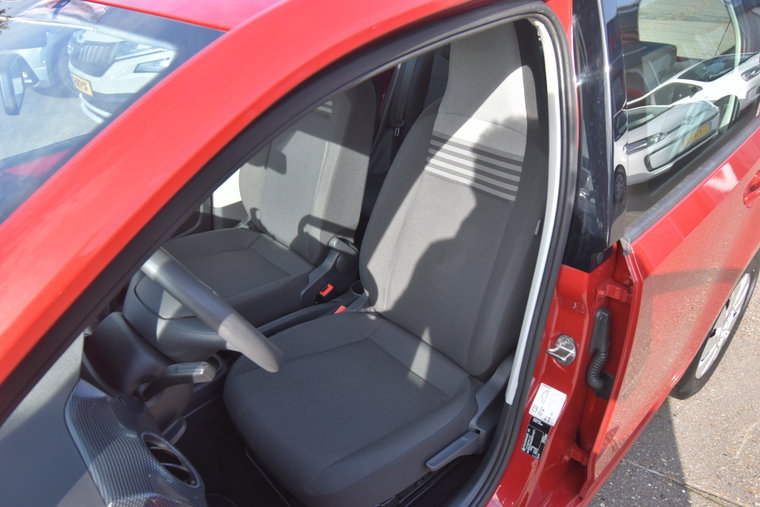 Vehicle Image 19