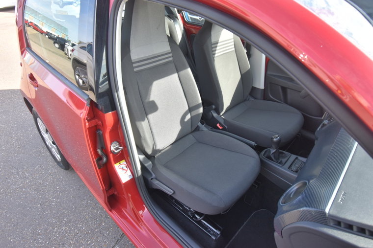 Vehicle Image 8