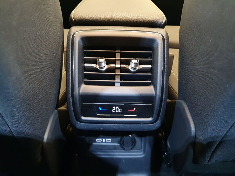 Vehicle Image 26