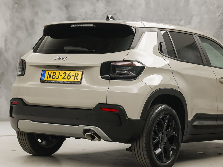 Vehicle Image 16