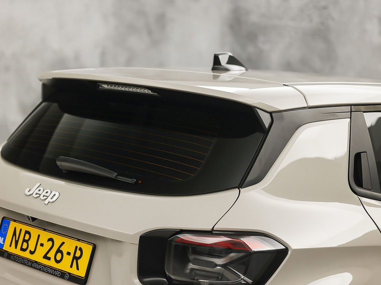 Vehicle Image 23