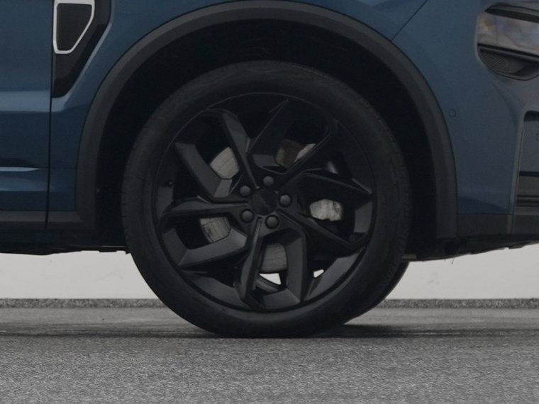 Vehicle Image 42