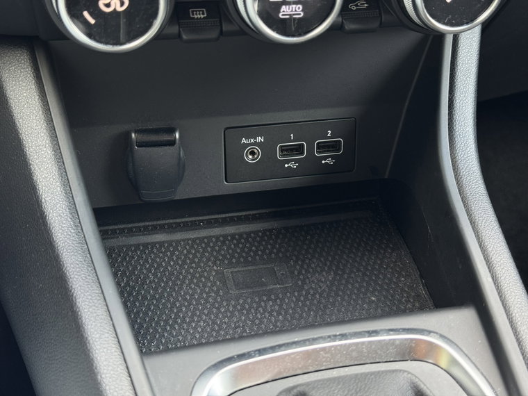 Vehicle Image 32