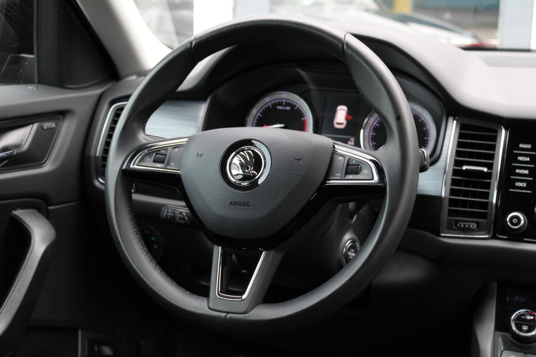 Vehicle Image 18