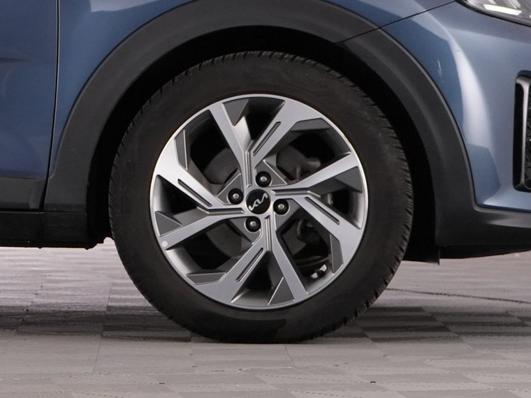 Vehicle Image 40