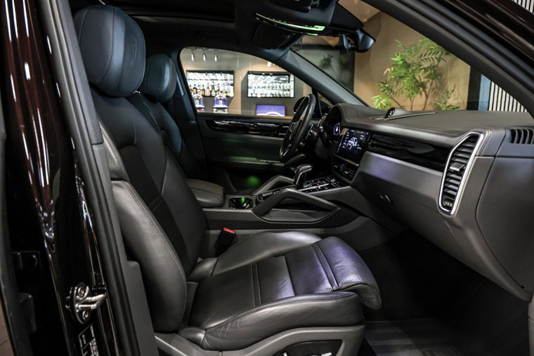 Vehicle Image 9