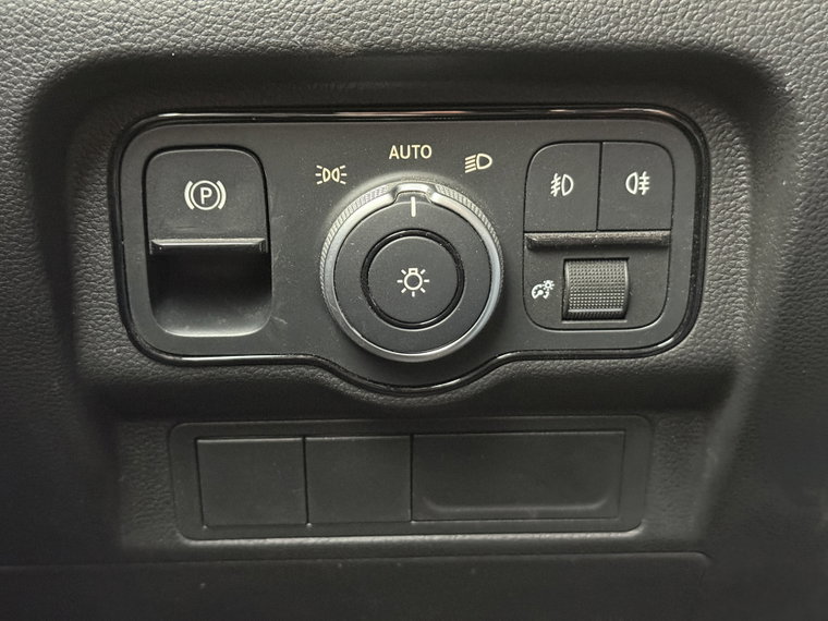 Vehicle Image 26